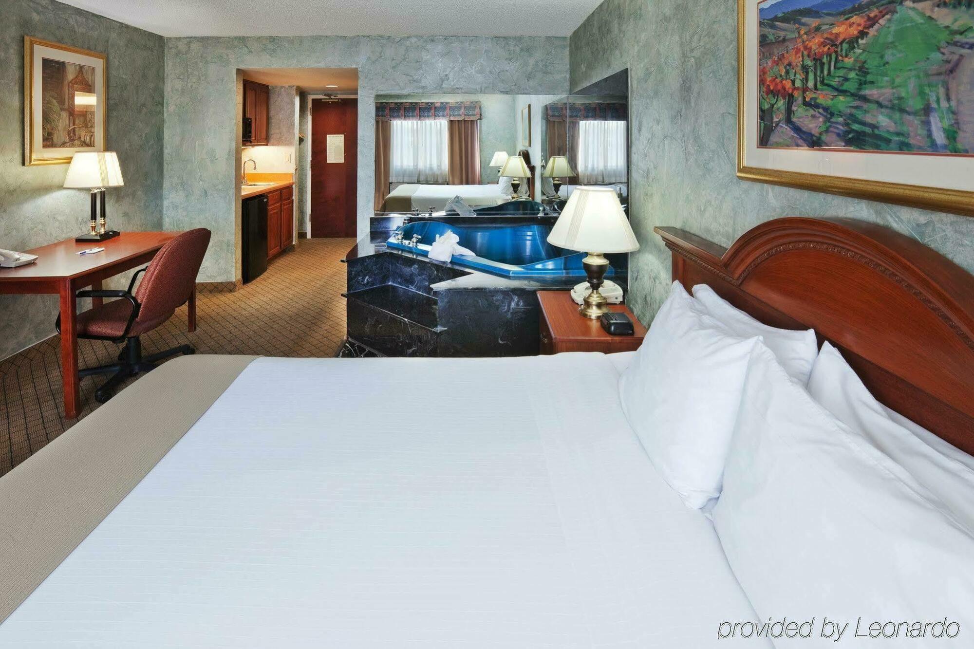 Holiday Inn Express Hotel And Suites Mesquite By Ihg Экстерьер фото